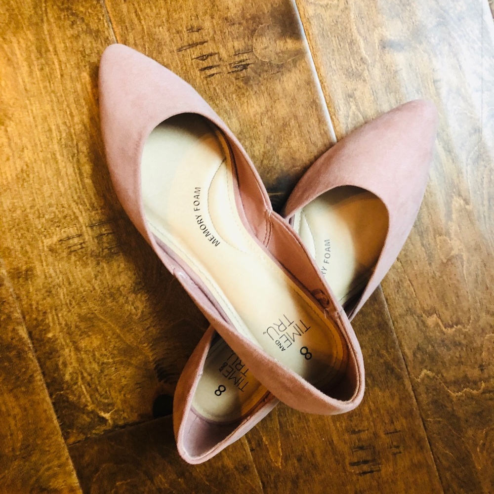 Time and Tru flat shoe